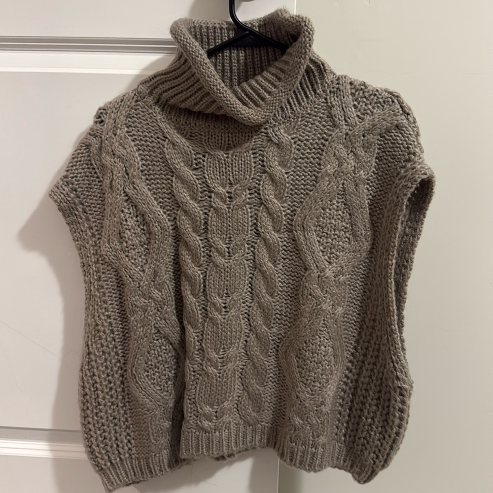 Cozy Cable Knit Turtleneck Sweater - Brown